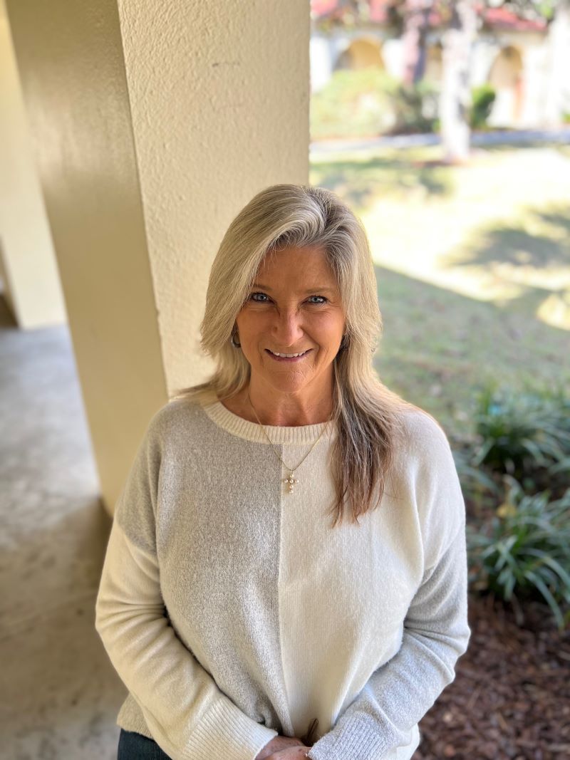 Helene Rothell Assistant